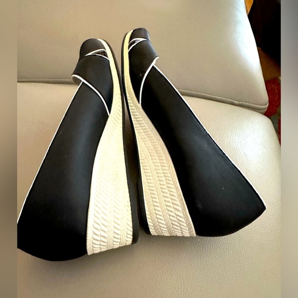 NWOB Life Stride Matisse Peep Toe Low Wedges Size 6.5M. Black/White - Sooo Cute! - Picture 3 of 6